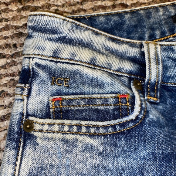 RARE Bugs Bunny Jeans - Picture 5 of 7